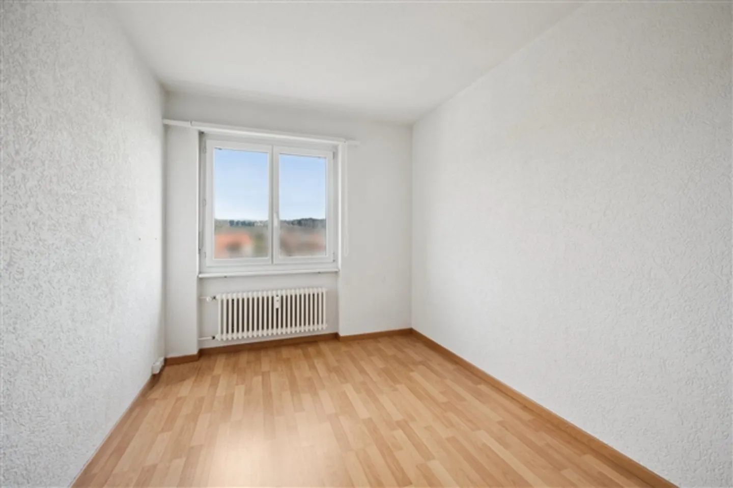 Charmante appartement 4.5 pièces avec vue dégagée - Photo 8 sur 12