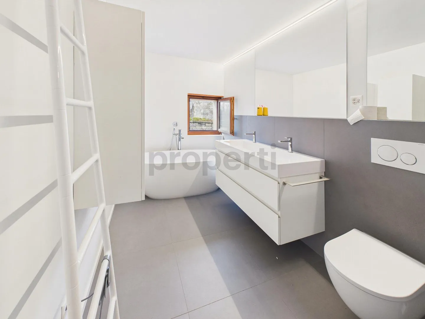 Modernes Familienhaus mit Garten - Foto 7 von 9