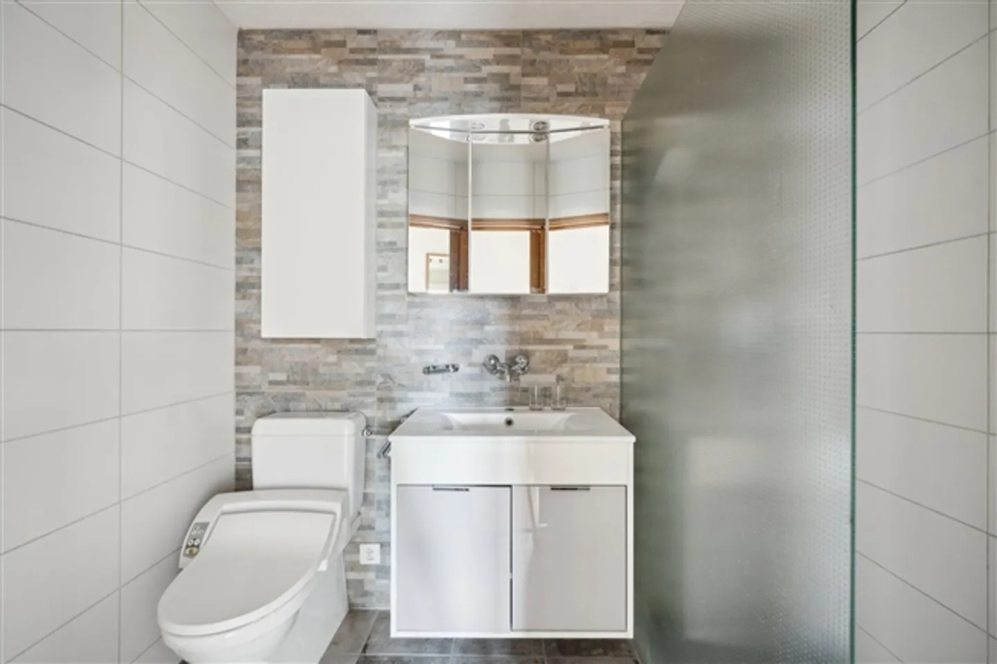 Charmante appartement 4.5 pièces avec vue dégagée - Photo 10 sur 12