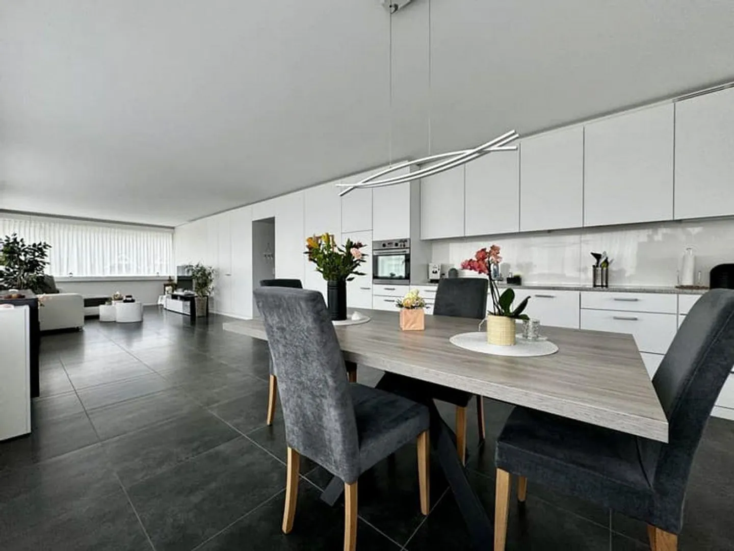 Belle appartement de 3,5 pièces à louer à Burgdorf - Photo 2 sur 8