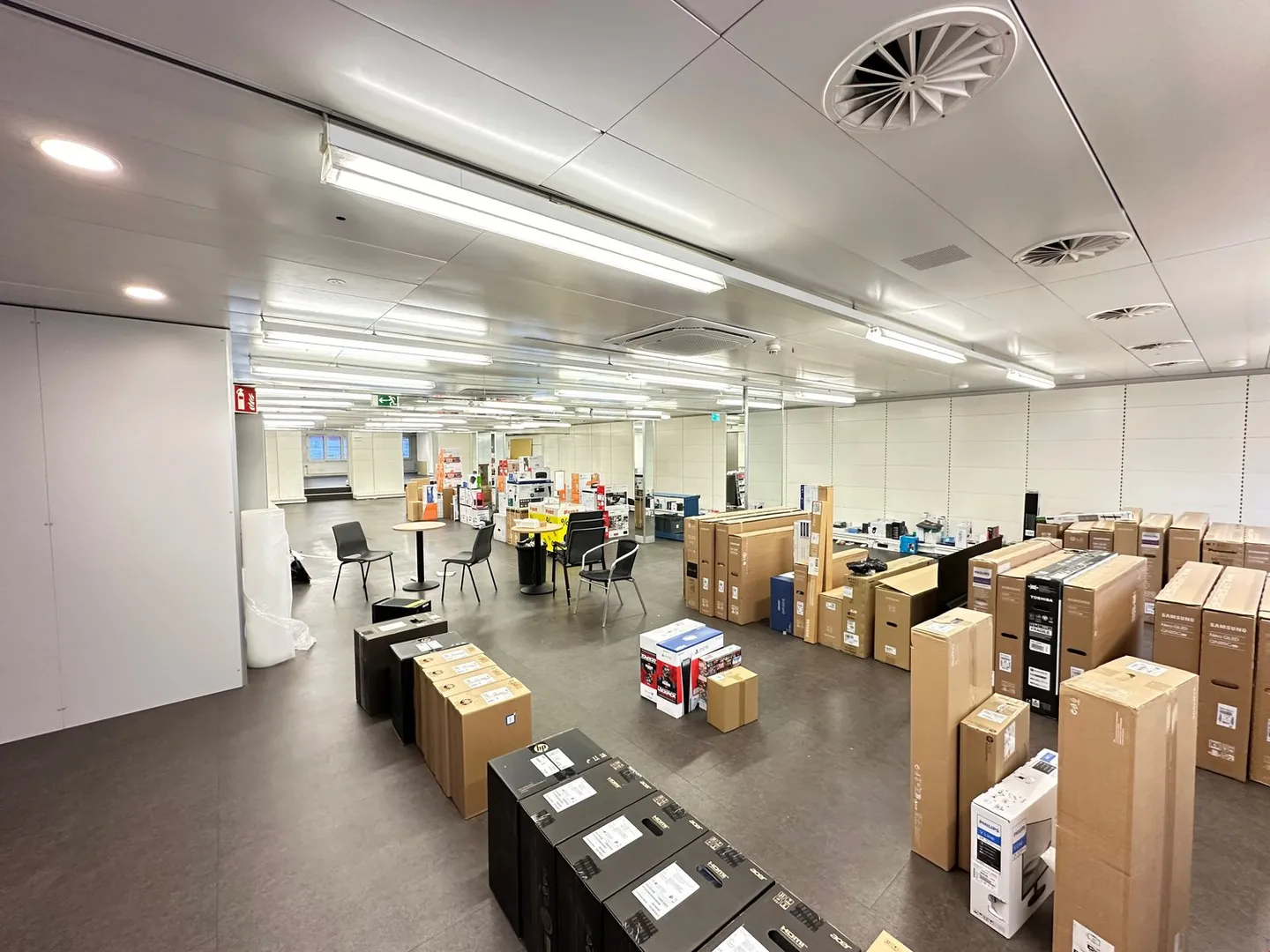 318m2 Gewerbeflächen zu vermieten - Foto 3 von 6