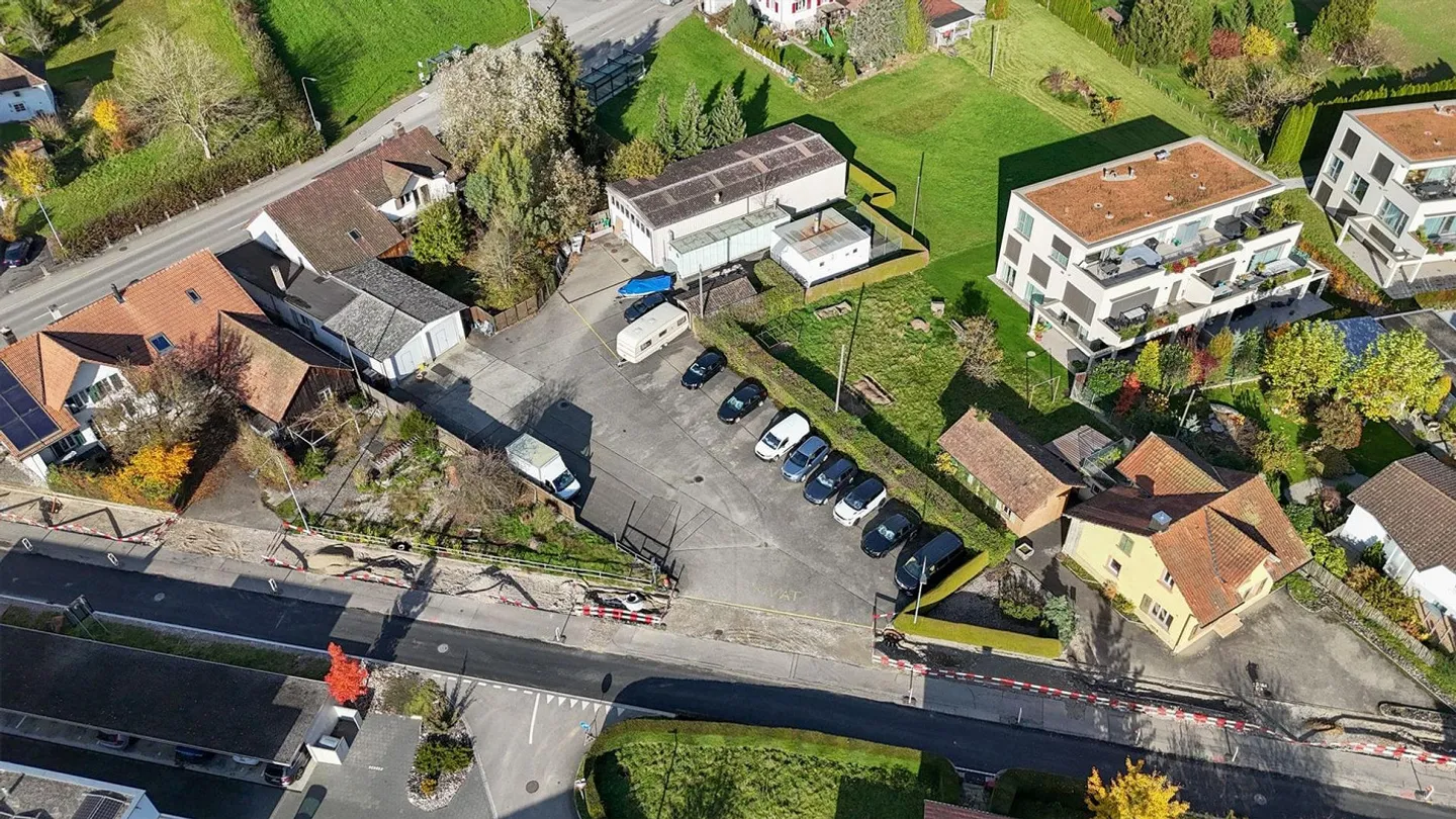 Attractive Building Land in a Great Location in Wolfwil - 4,116 m² with Various Possibilities - Photo 5 of 8