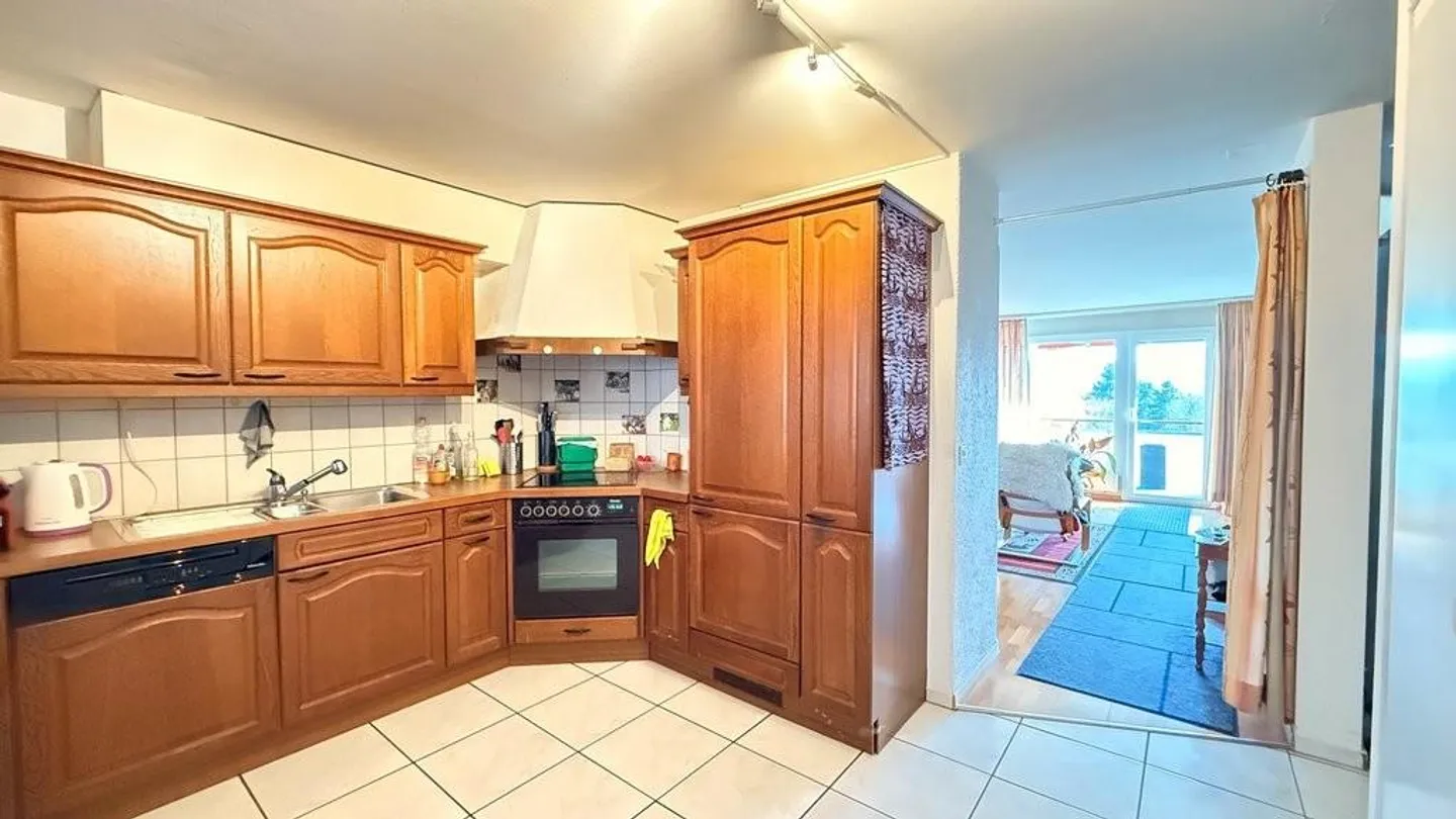 Geräumige Wohnung mit Balkon - Foto 3 von 12