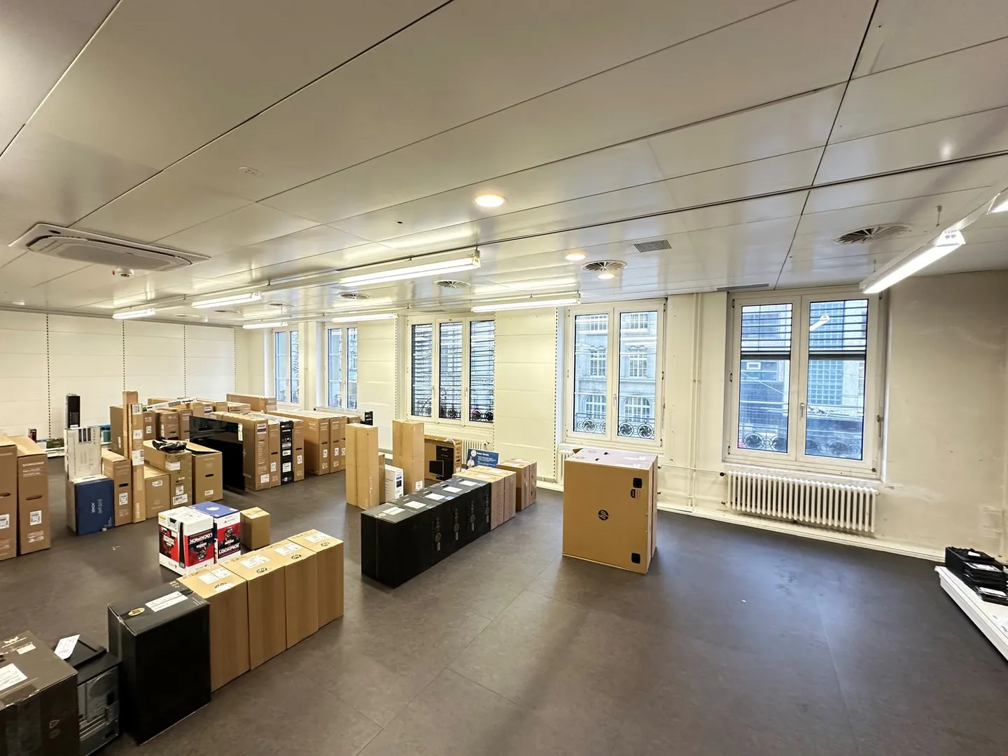 318m2 Gewerbeflächen zu vermieten - Foto 5 von 6