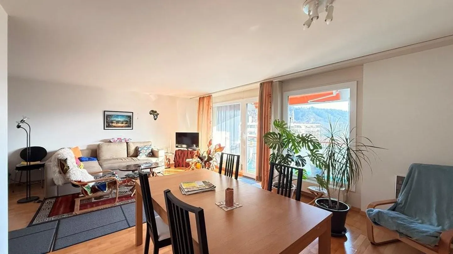 Geräumige Wohnung mit Balkon - Foto 5 von 12