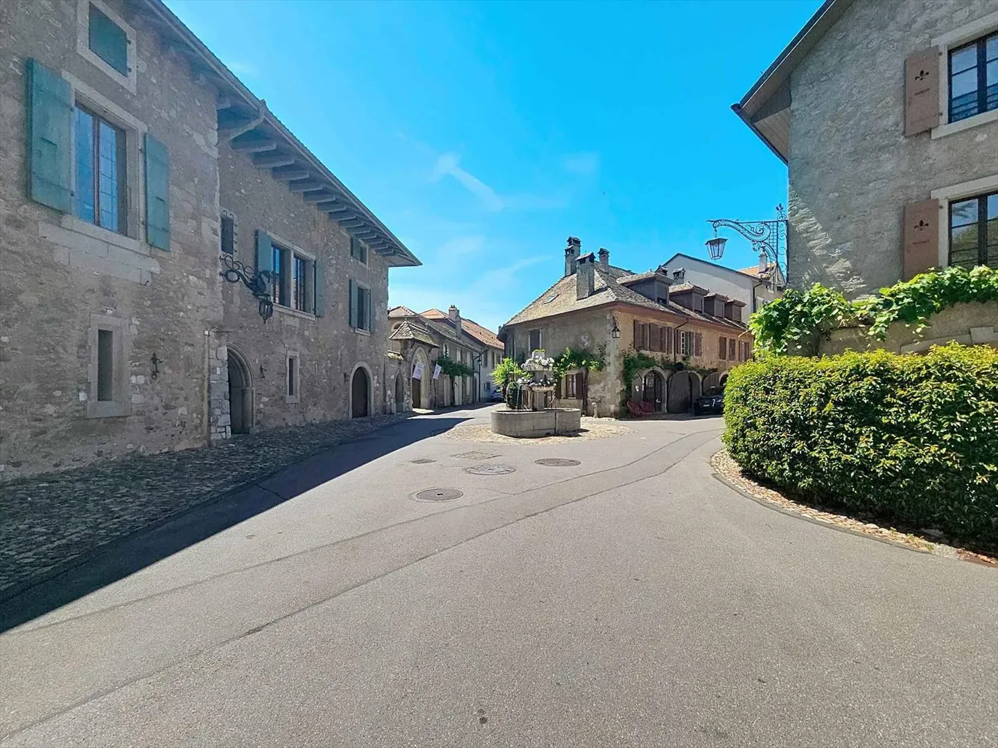 Vieux bourg : 90m² à deux pas du lac - Photo 10 sur 11