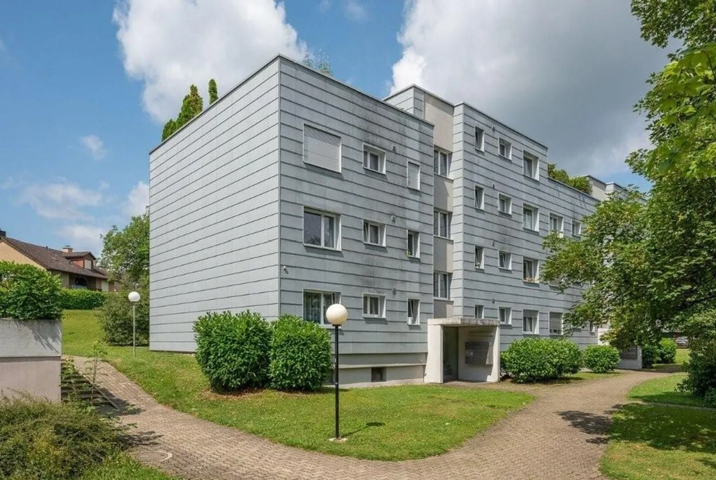 Charmante Attikawohnung in Benglen - Foto 1 von 7