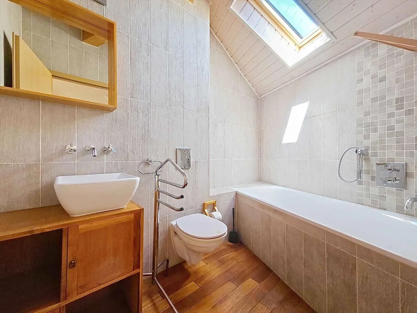 Vieux bourg : 90m² à deux pas du lac - Photo 8 sur 11
