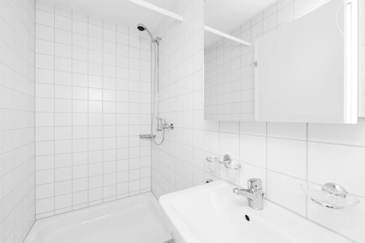 Erdgeschosswohnung mit grosser Terrasse - Foto 6 von 8