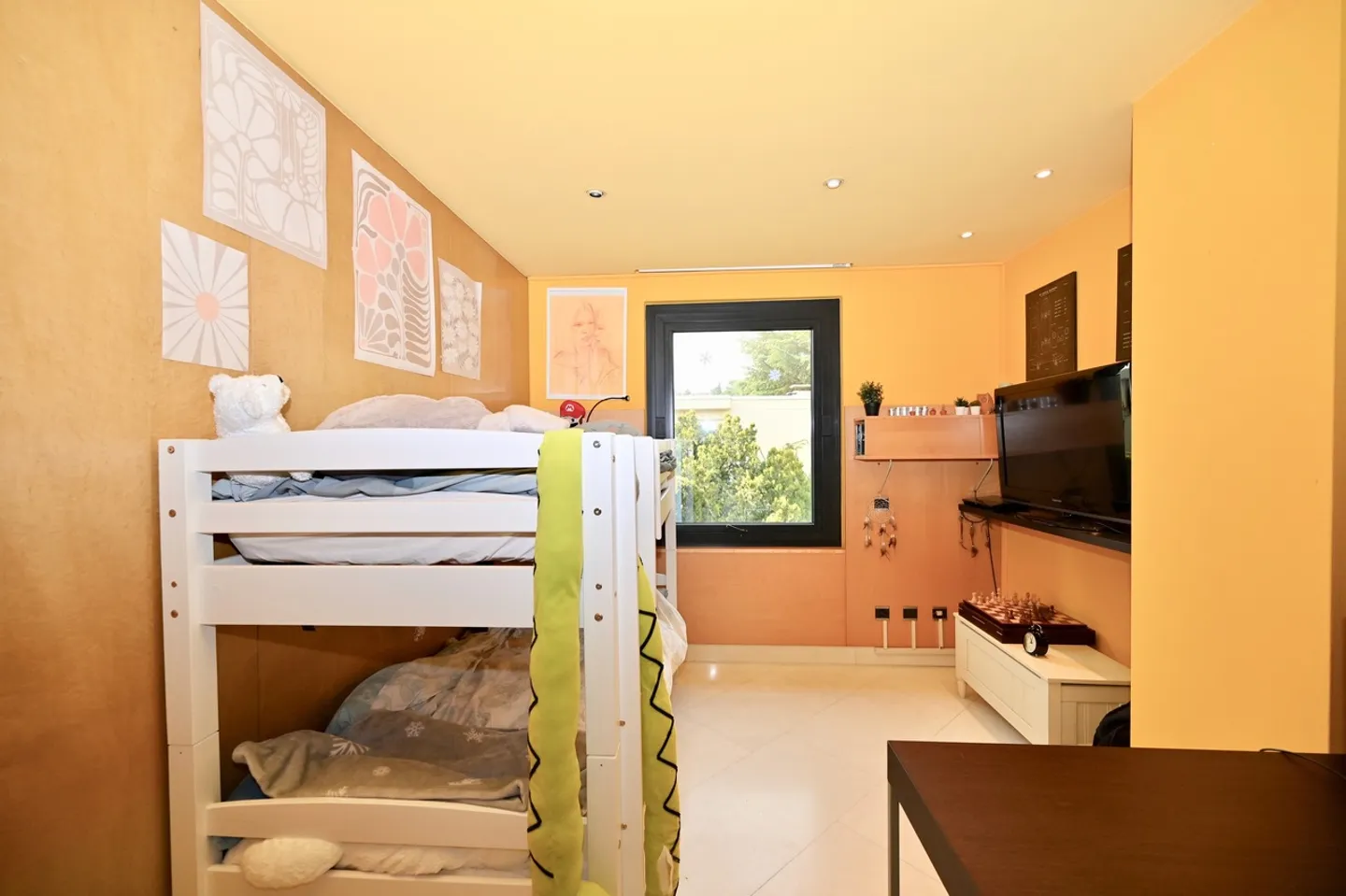 Incantevole Villa Bifamiliare con Giardino e Piscina Privati - Foto 18 von 20