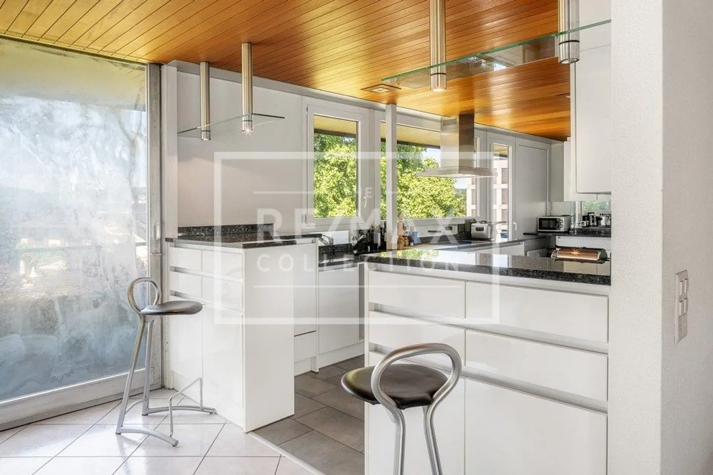 Ampio e luminoso attico con 7½ stanze - Foto 7 di 13