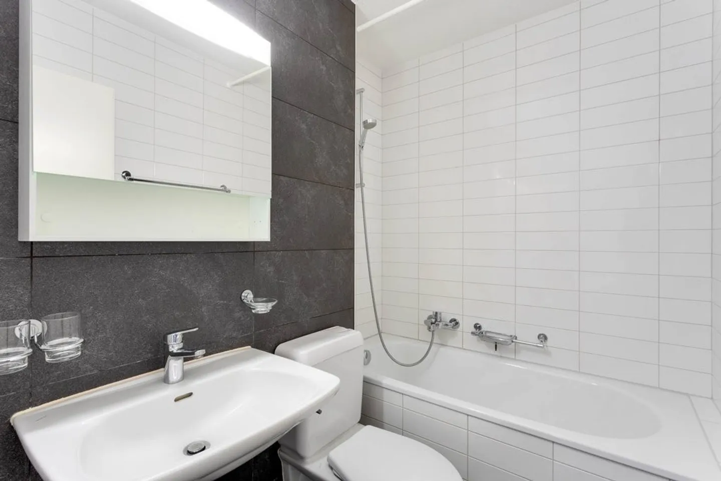 Modern Apartment in Quiet Area - Photo 9 of 12