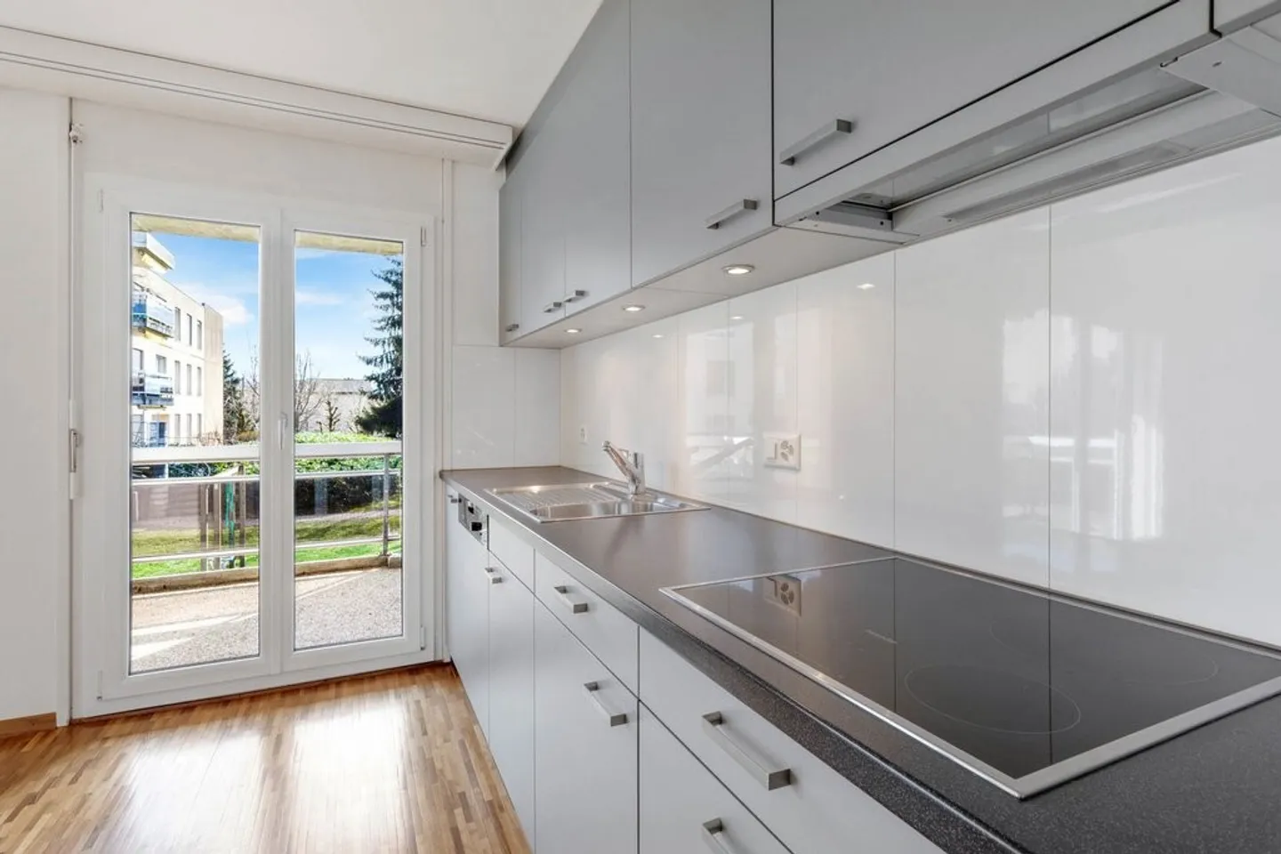 Modern Apartment in Quiet Area - Photo 7 of 12