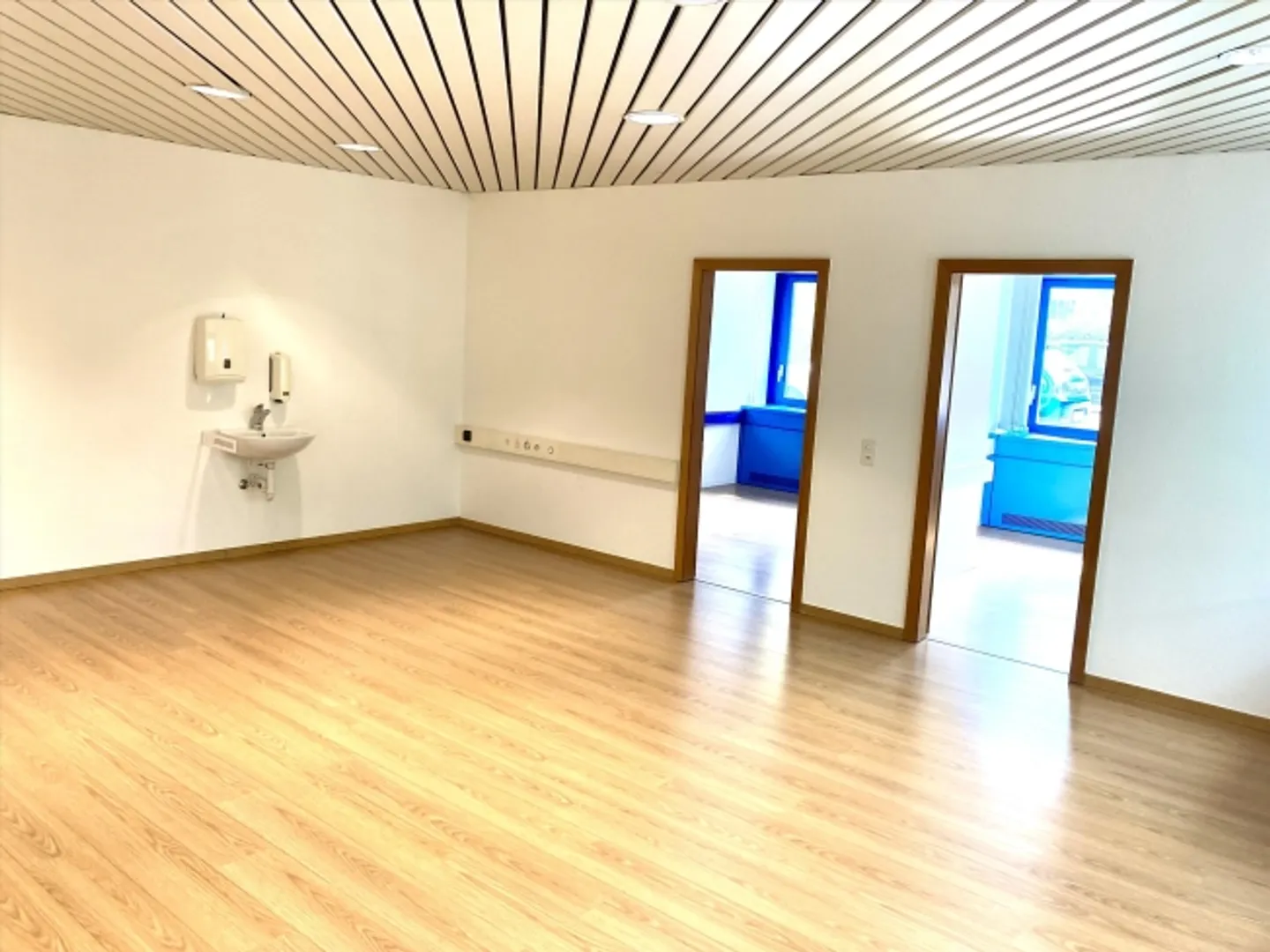 Spazio ufficio in affitto - Foto 3 di 10