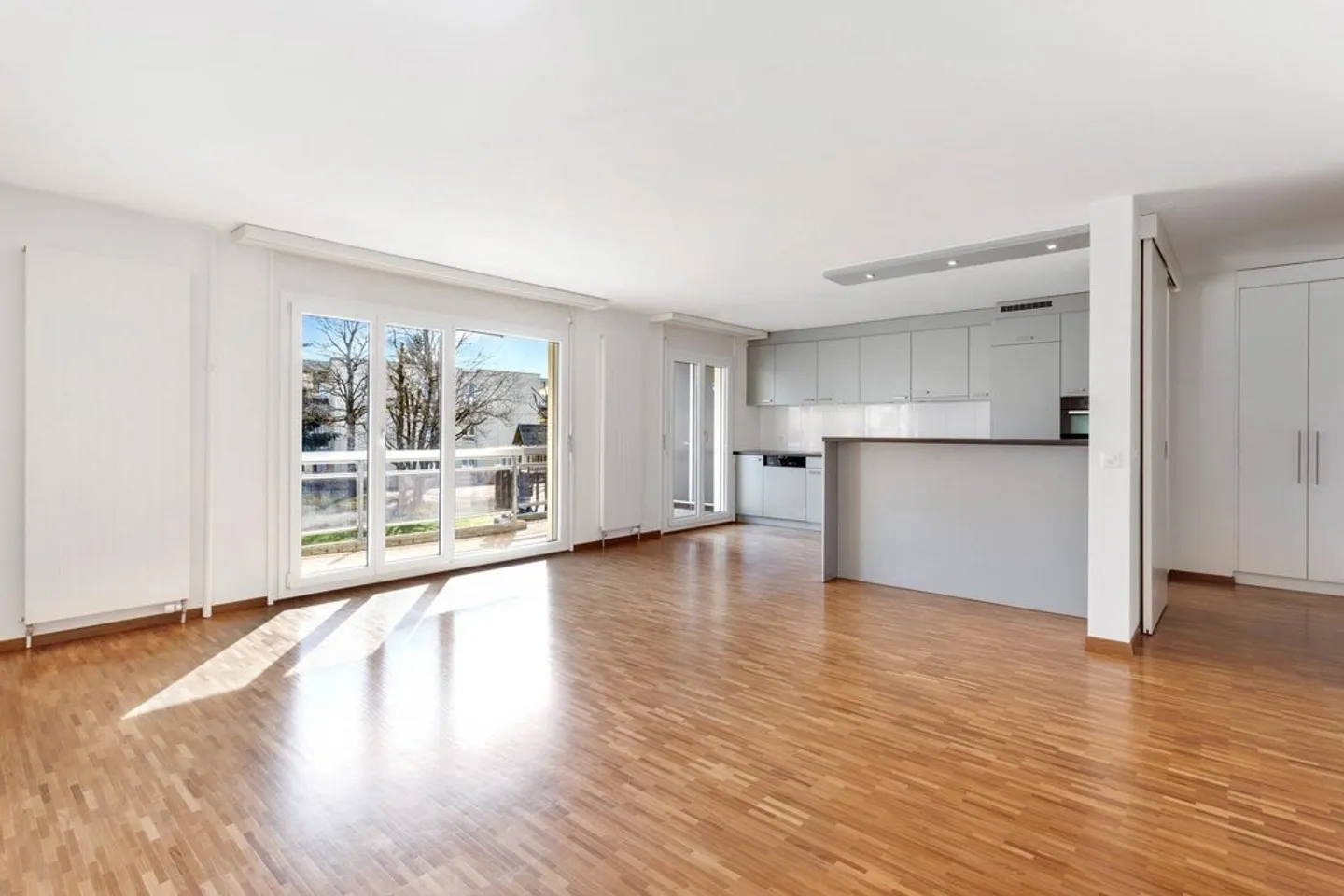 Modern Apartment in Quiet Area - Photo 8 of 12