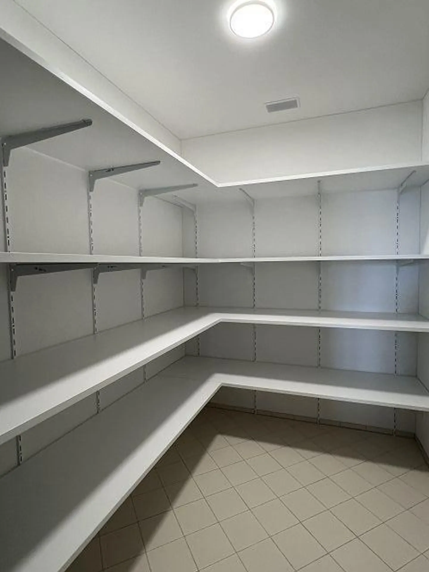 schöne Neubauwohnung im Zentrum Münchwilen - Foto 5 di 13
