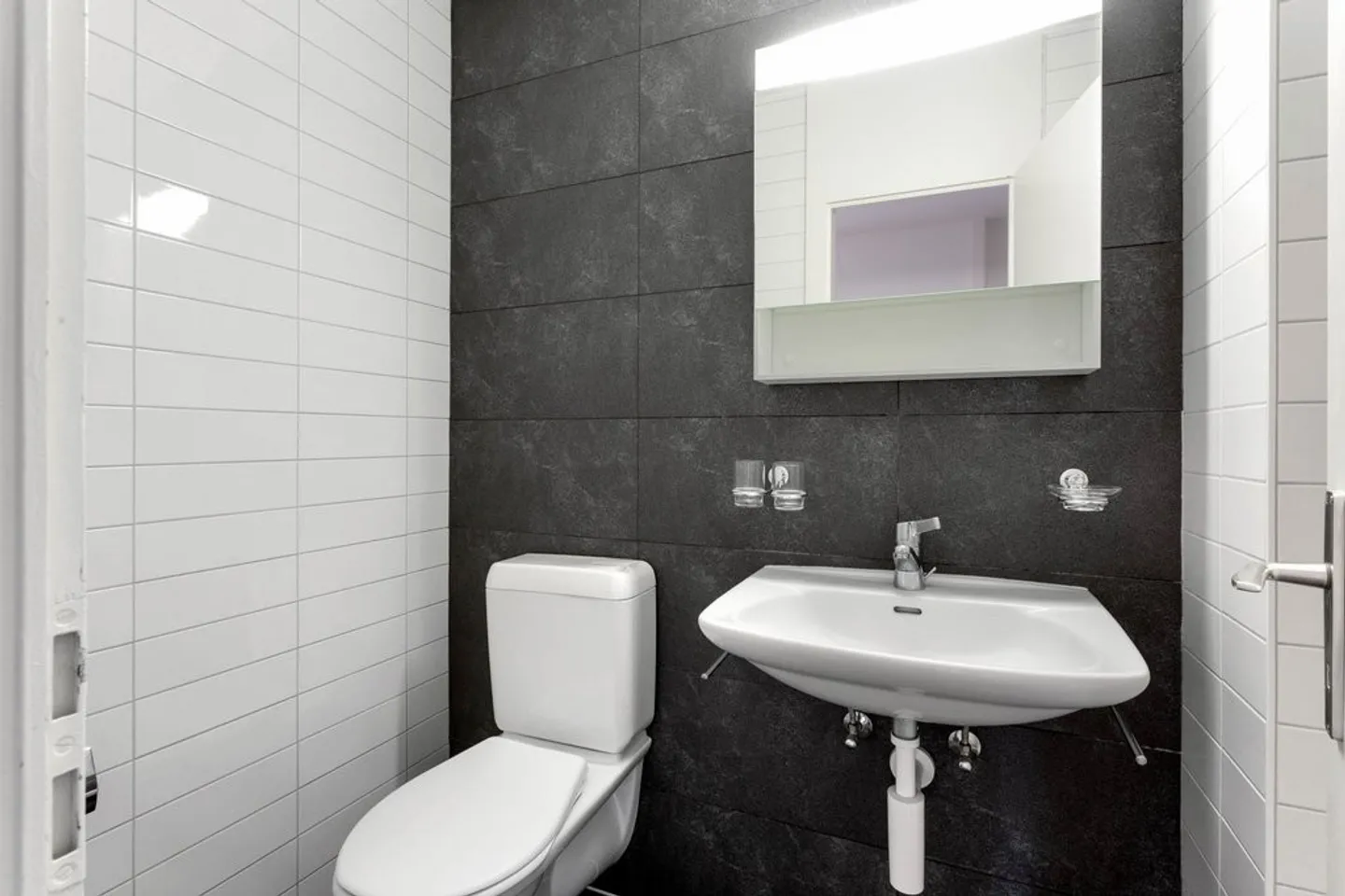 Modern Apartment in Quiet Area - Photo 10 of 12