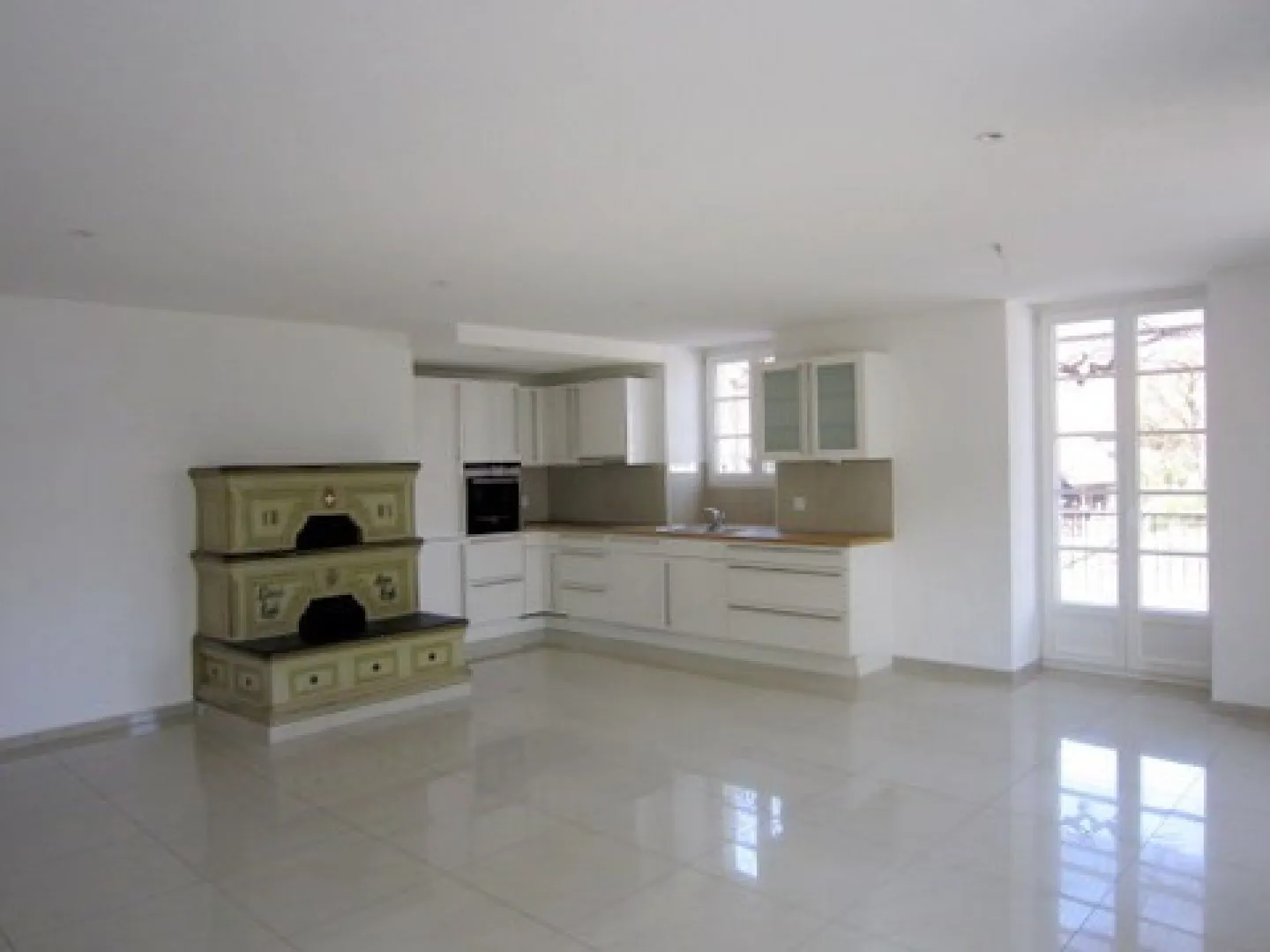 Appartement 3 1/2 pièces avec grande terrasse - Photo 2 sur 13