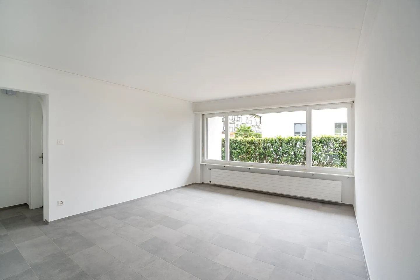 Charming 6.5-Room Single-Family House in a Quiet Location - Photo 5 of 14