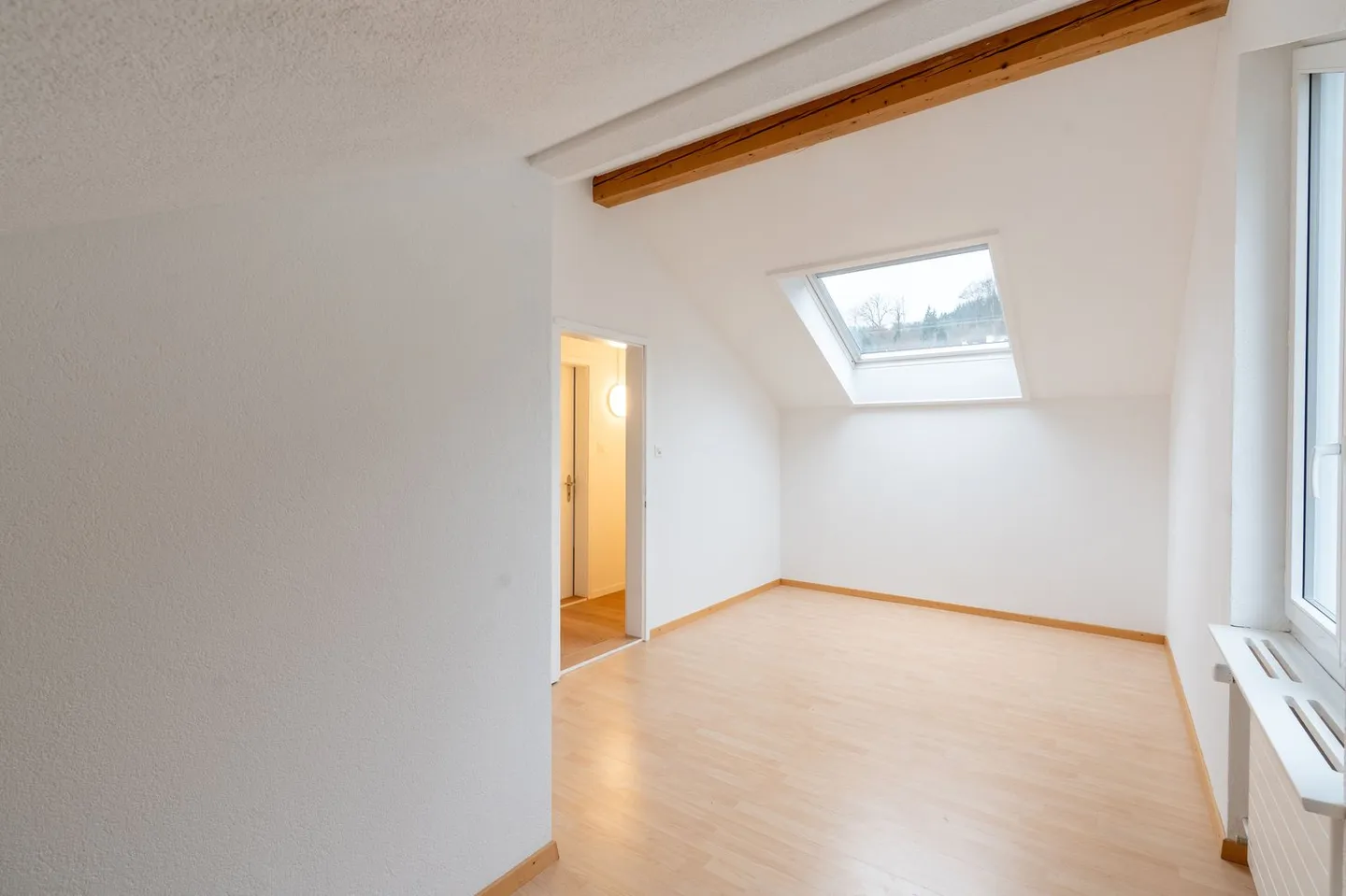 Charming 6.5-Room Single-Family House in a Quiet Location - Photo 9 of 14