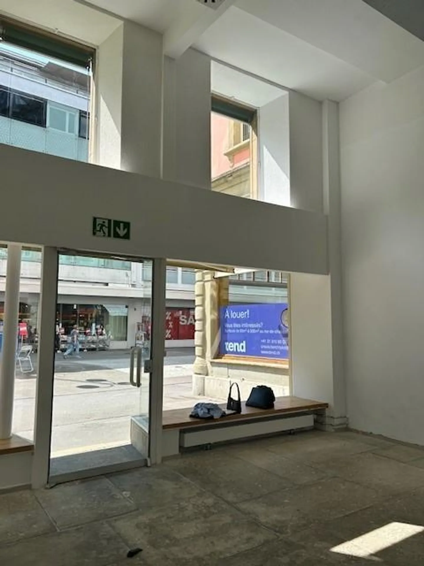 Commercial Property in Biel/Bienne - Photo 2 of 8