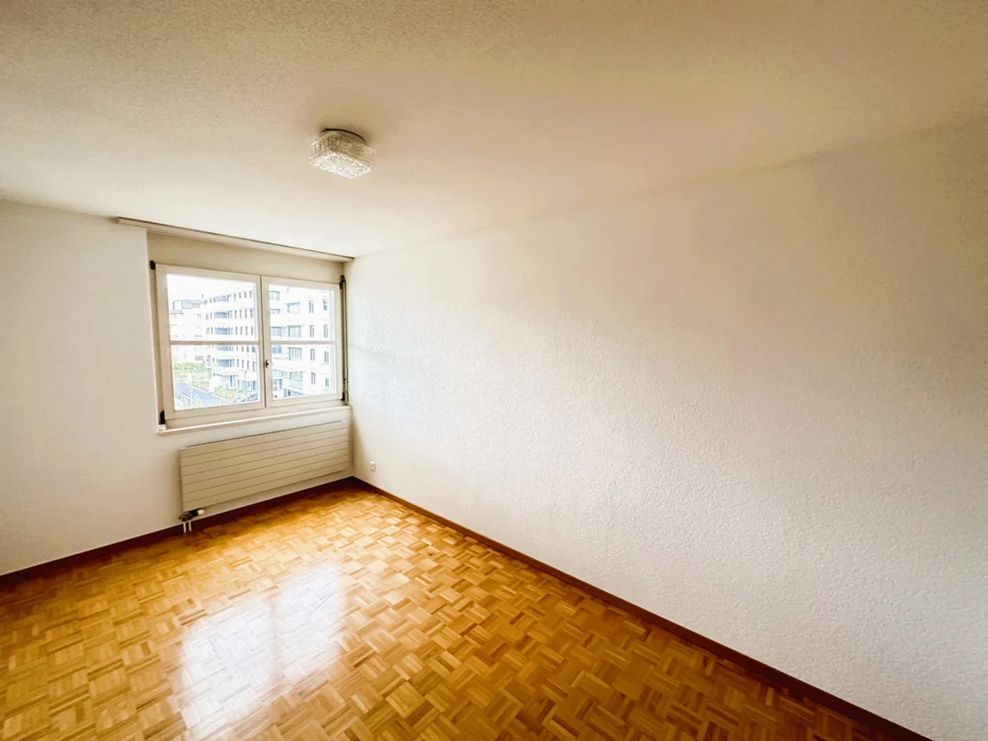 Bright, ideally arranged and with balcony - Photo 4 of 7