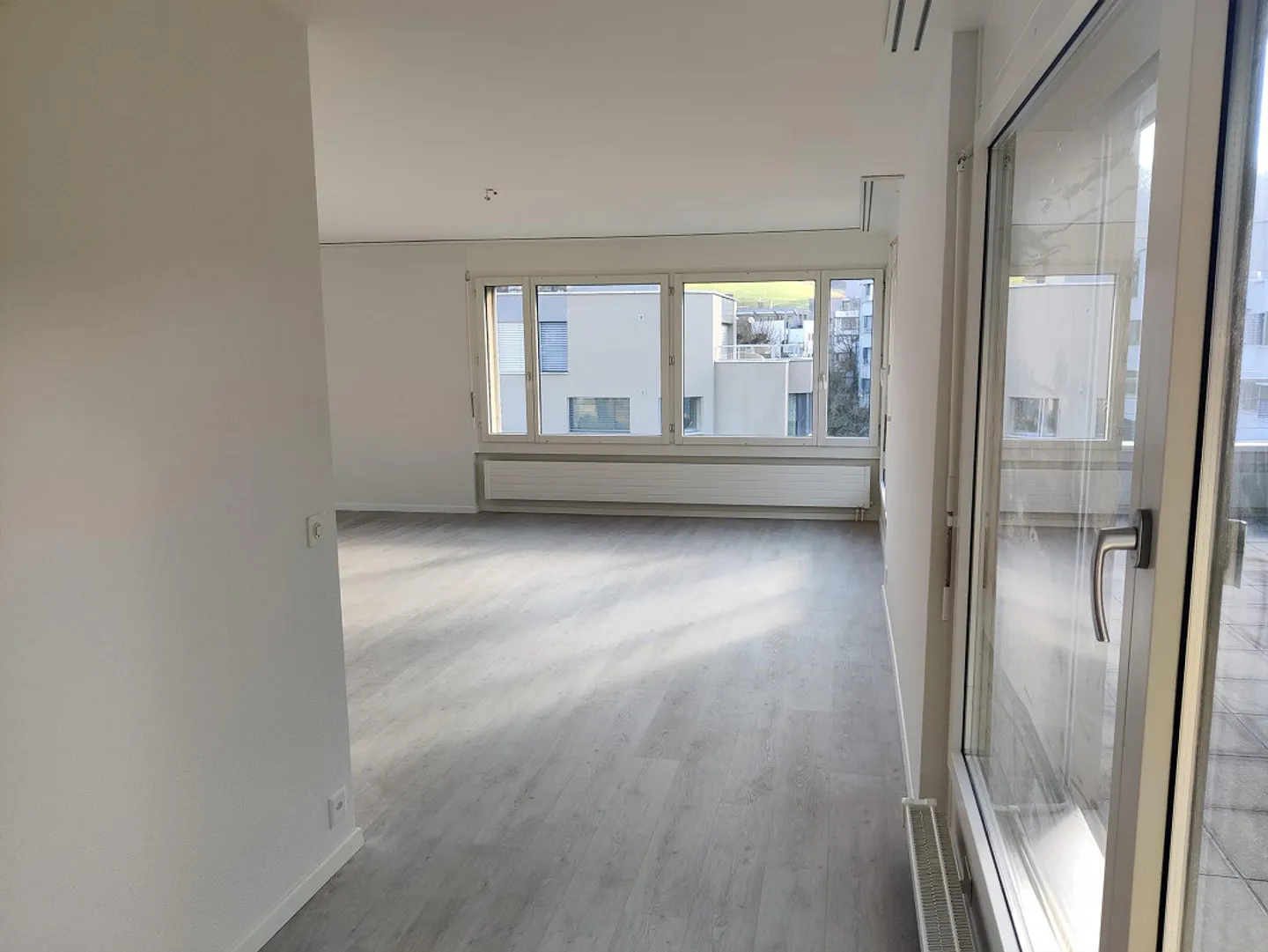 Grand appartement de 4,5 pièces - Appartement en attique avec deux terrasses - Photo 5 sur 13