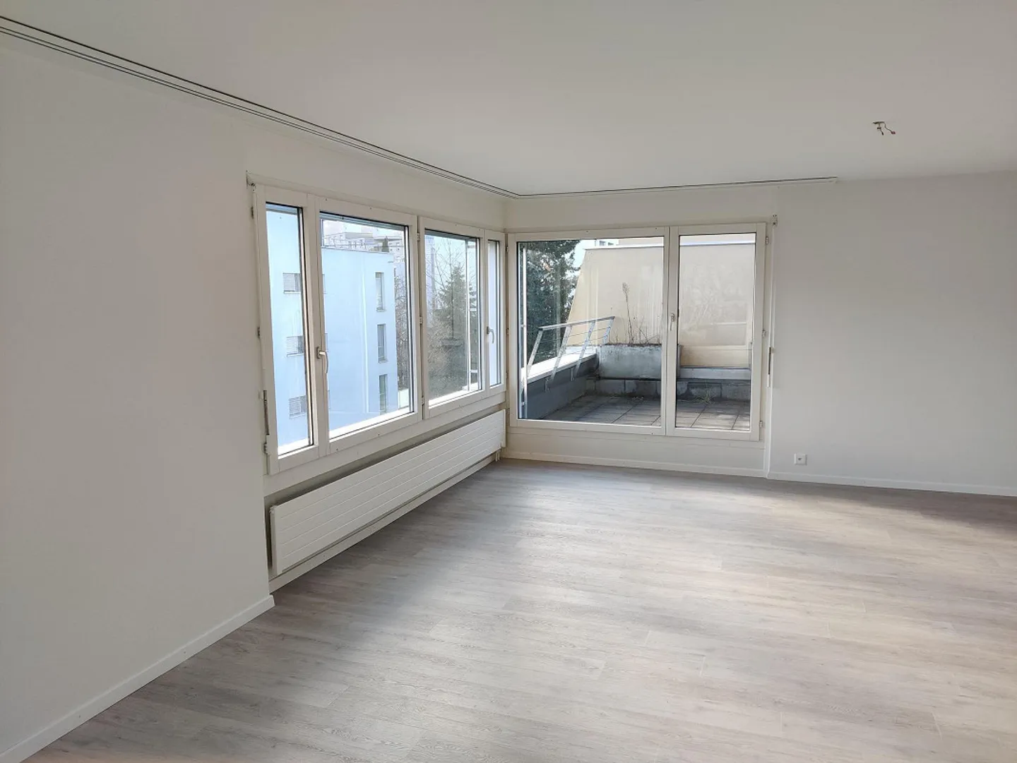 Grand appartement de 4,5 pièces - Appartement en attique avec deux terrasses - Photo 8 sur 13