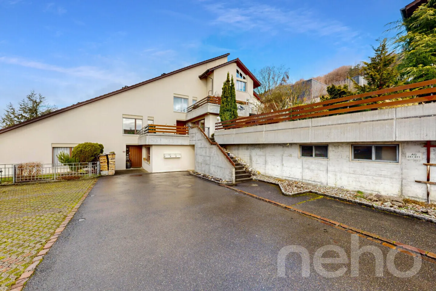 Ampio appartamento con terrazza di 4,5 stanze con ascensore e giardino d'inverno - Foto 1 di 12