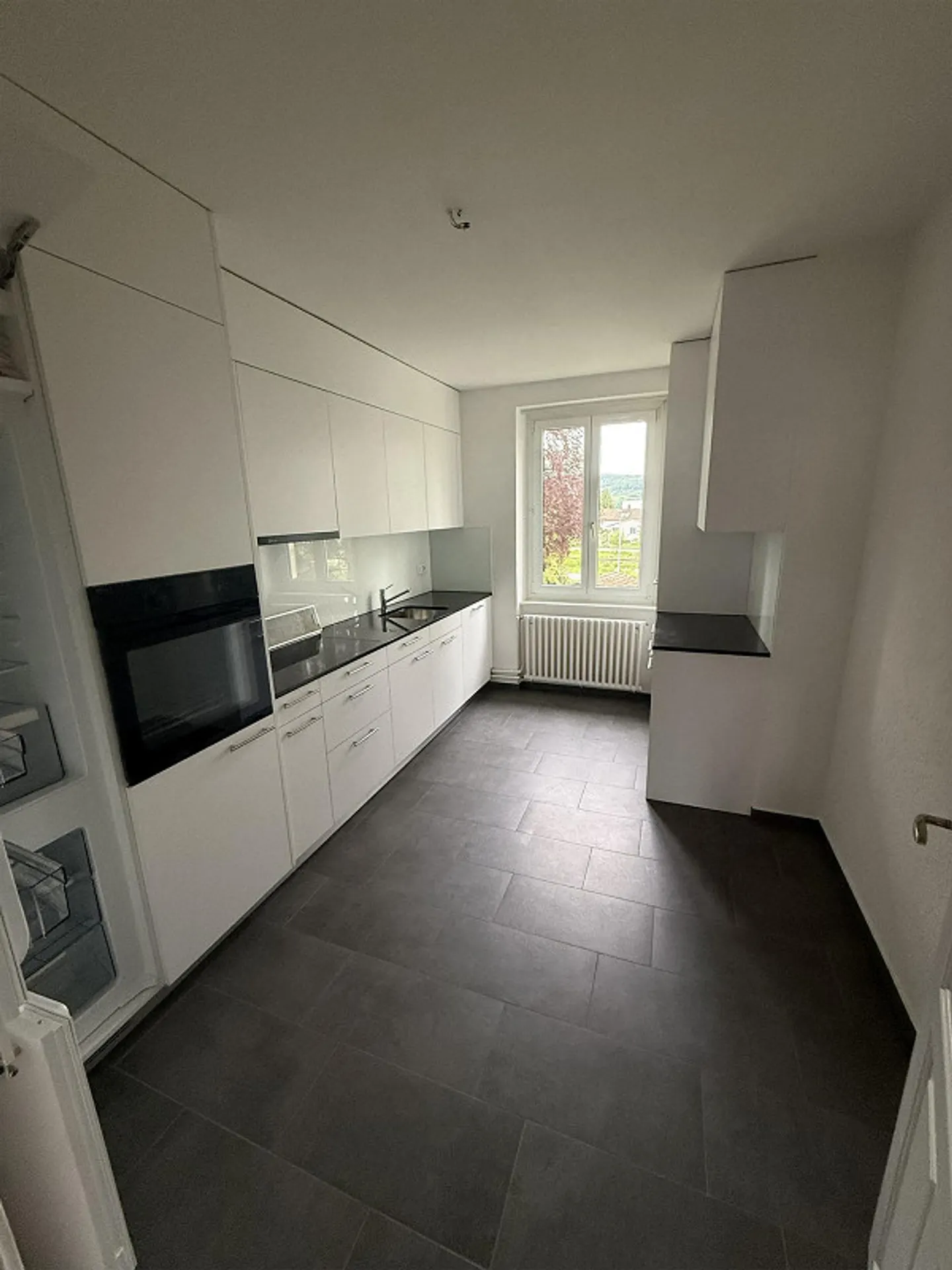 Charmante Albauwohnung mit heller Veranda und Gartenanlage - Photo 6 sur 8