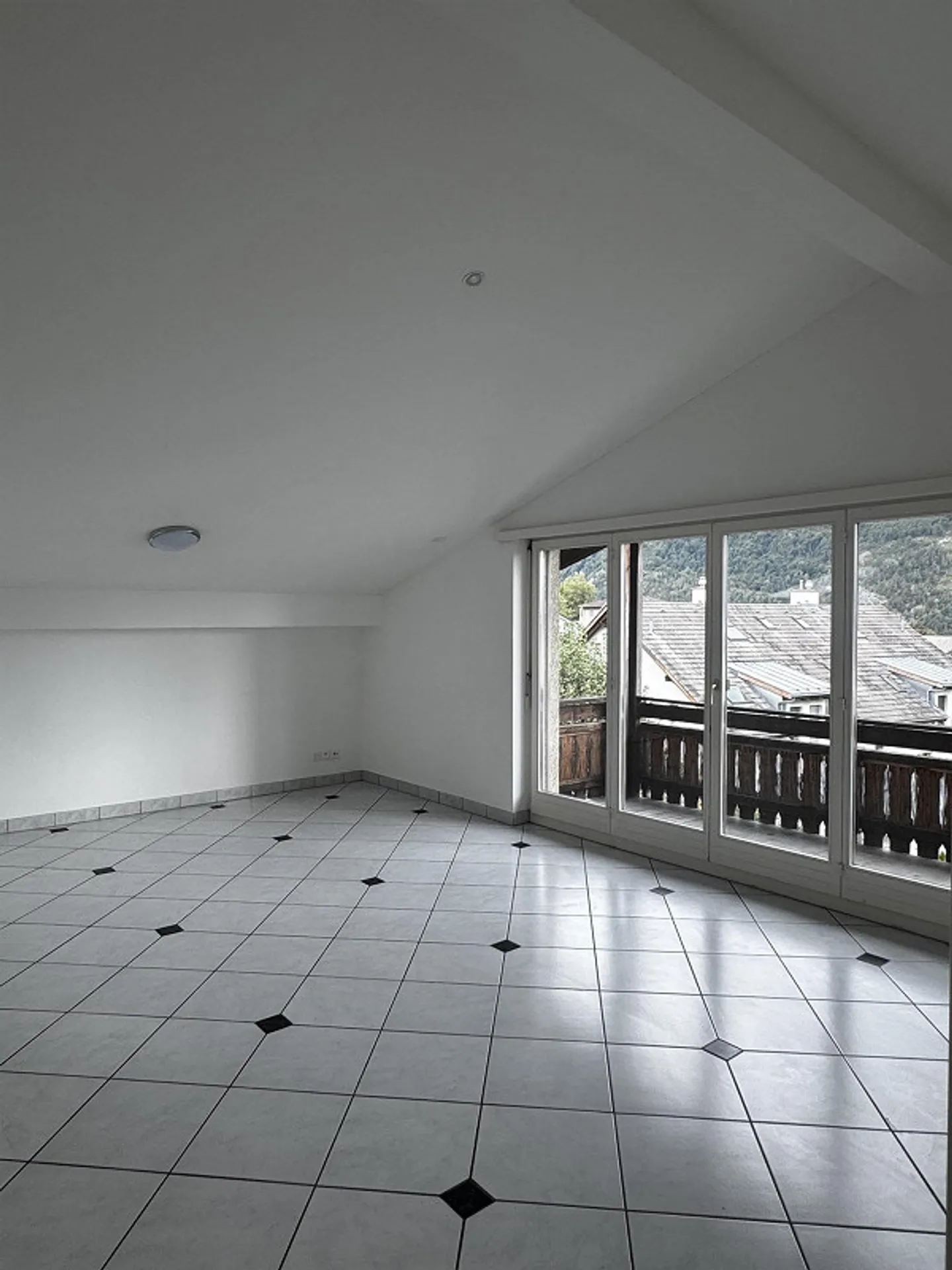 Ampio appartamento attico luminoso di 4,5 stanze in vendita - Foto 5 di 18