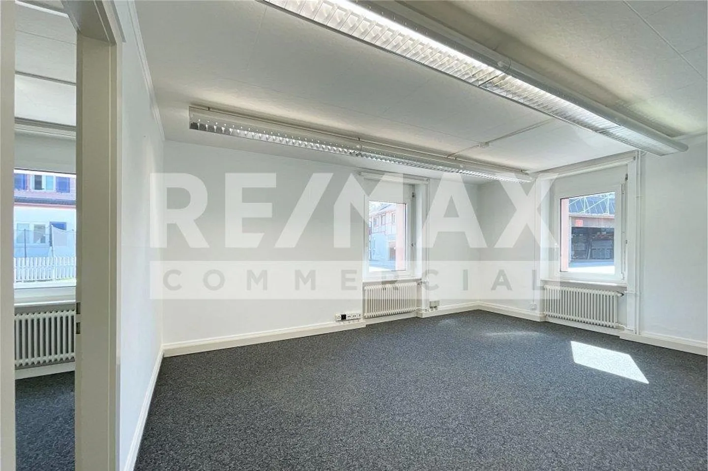 275 m² Office Space Near Wildegg Train Station - Photo 5 of 11