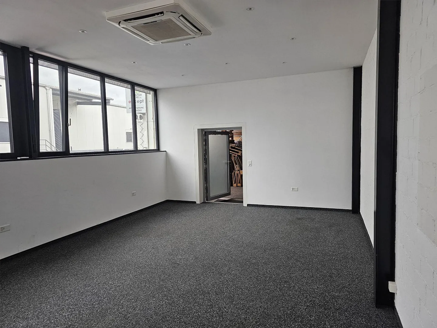 Zentrale Büro- und Gewerbefläche zu vermieten - Foto 2 von 4
