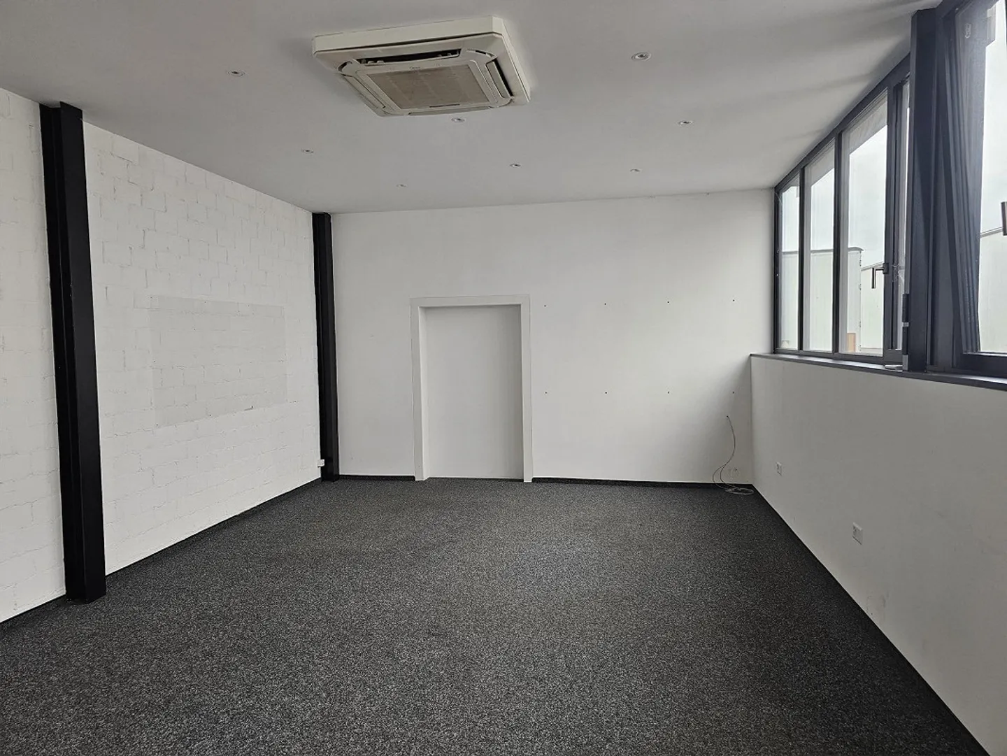 Zentrale Büro- und Gewerbefläche zu vermieten - Foto 3 von 4