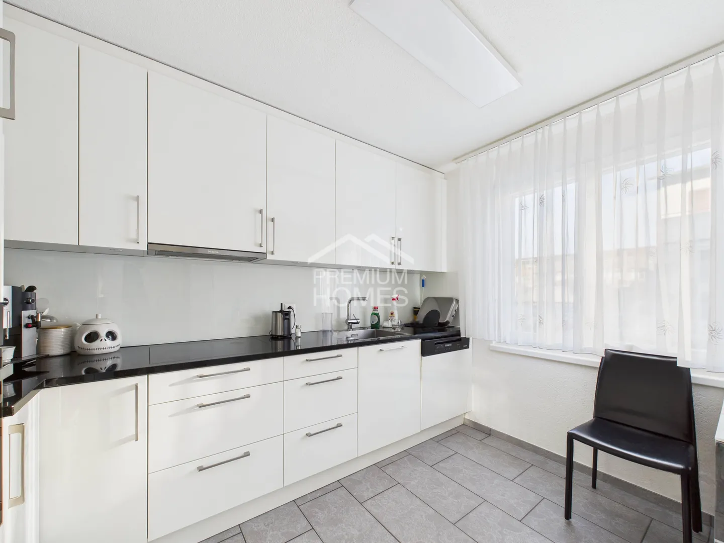 Stepped house for sale - Photo 3 of 8