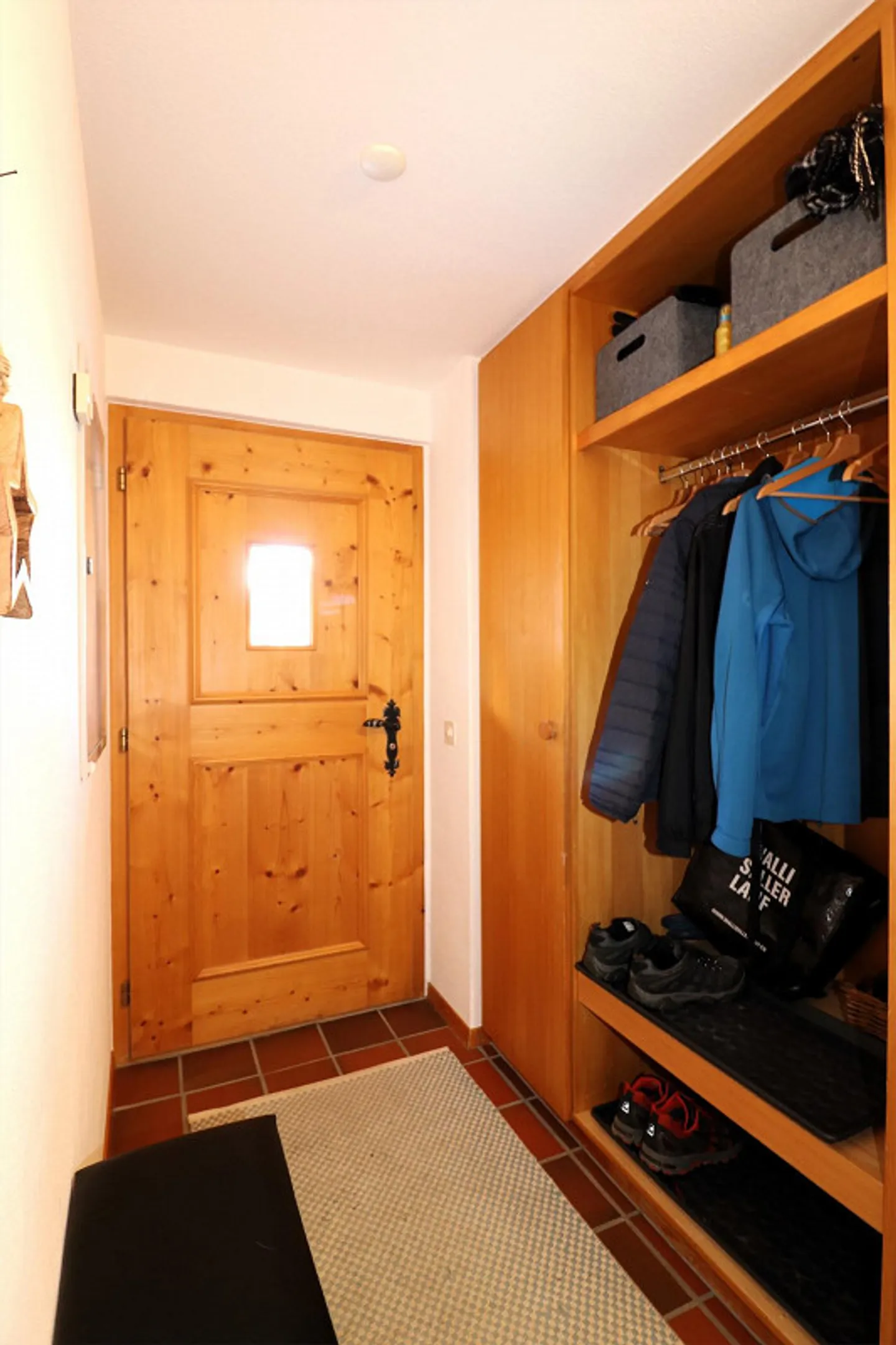 Skiing to the front door - Photo 13 of 20