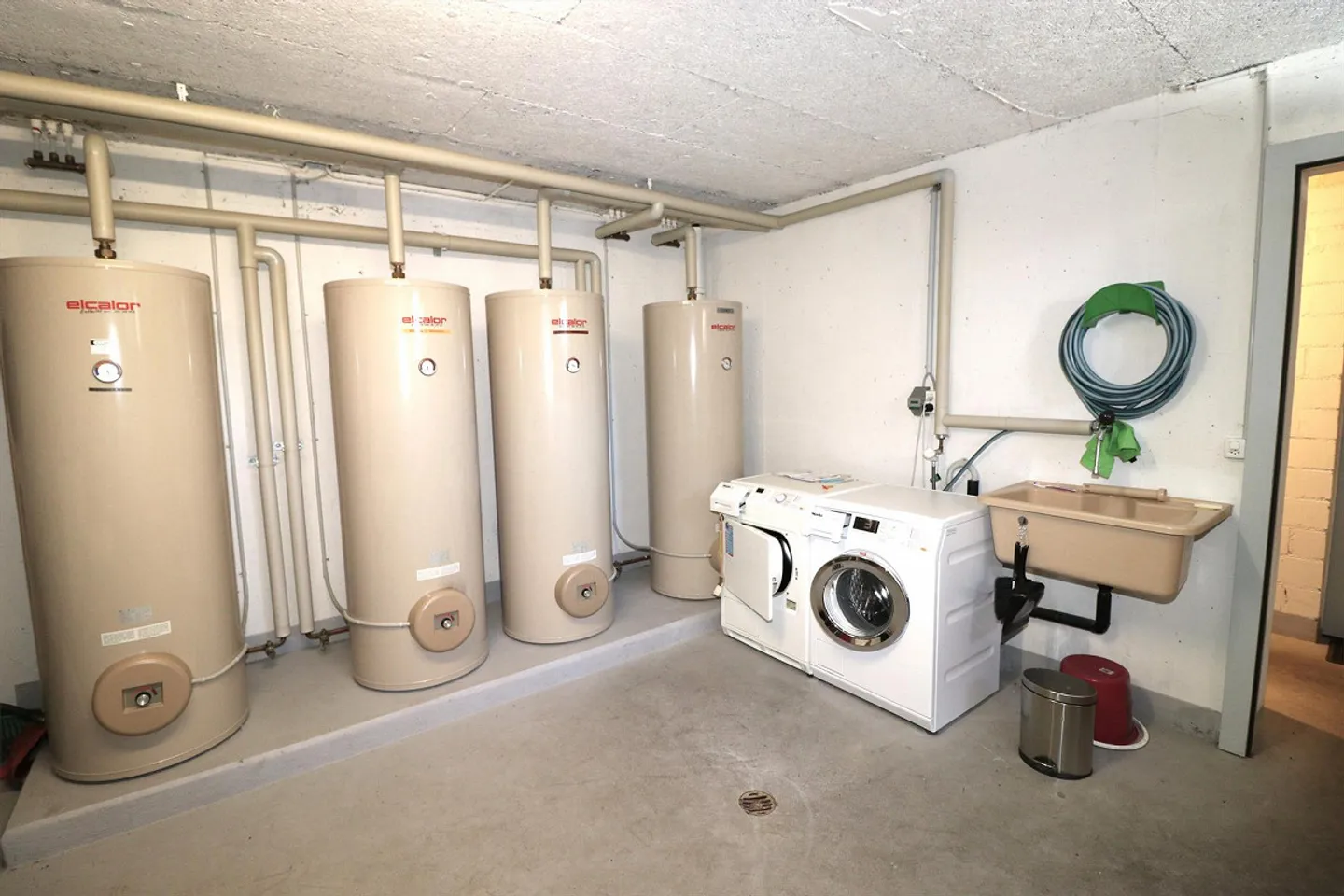 Skiing to the front door - Photo 16 of 20