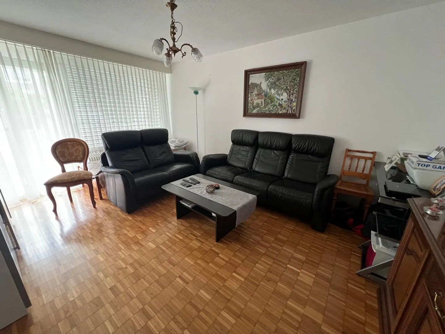 Spacious 2.5-room apartment with two balconies - Photo 4 of 11