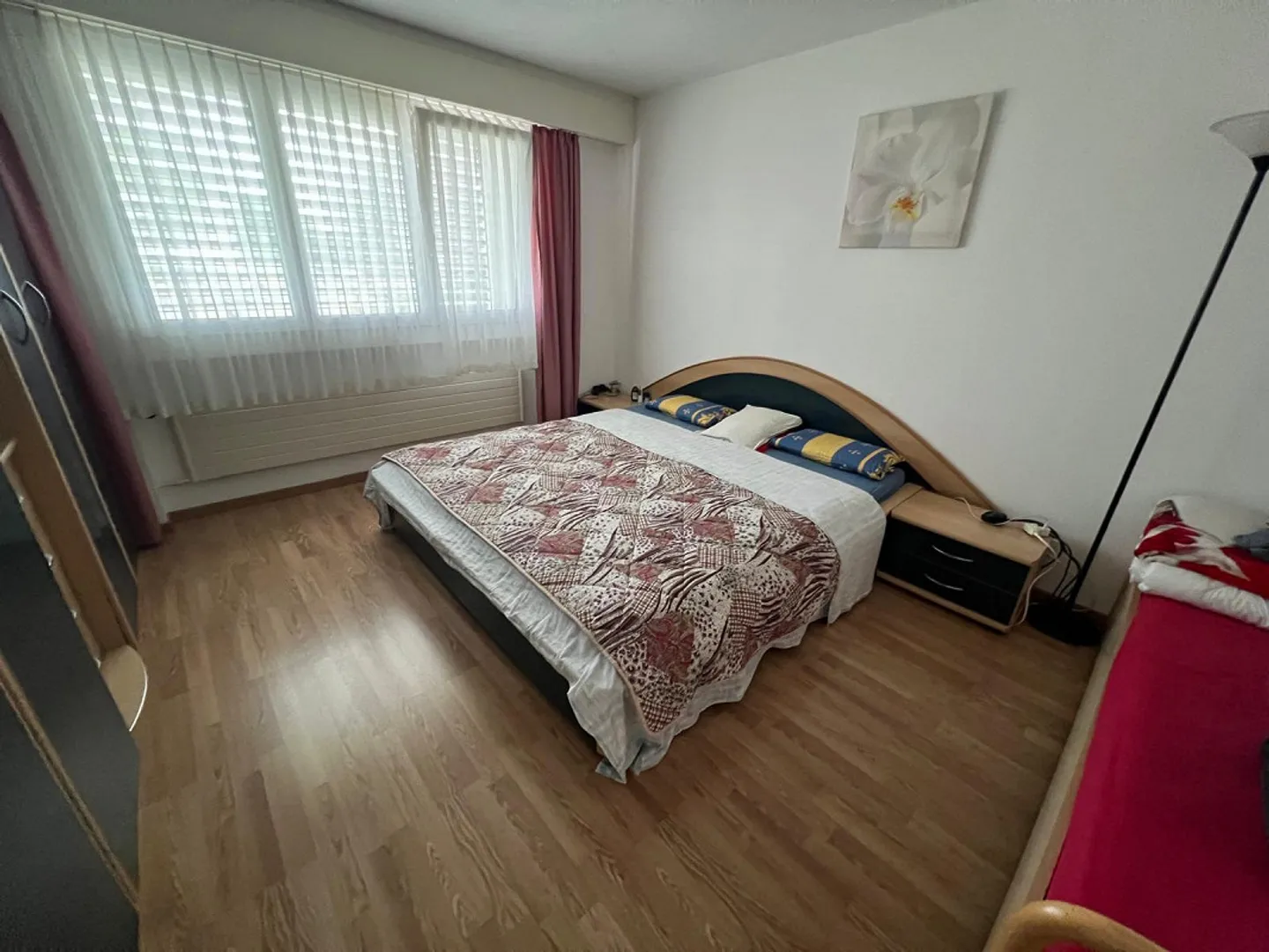 Spacious 2.5-room apartment with two balconies - Photo 5 of 11