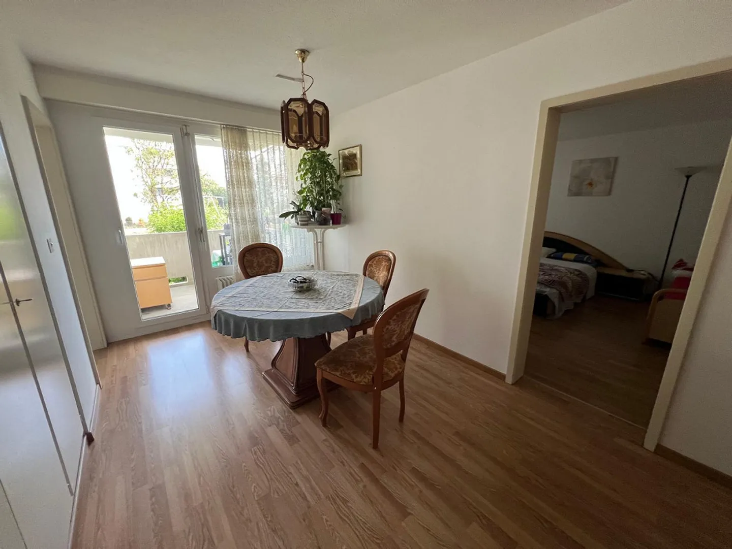 Spacious 2.5-room apartment with two balconies - Photo 6 of 11