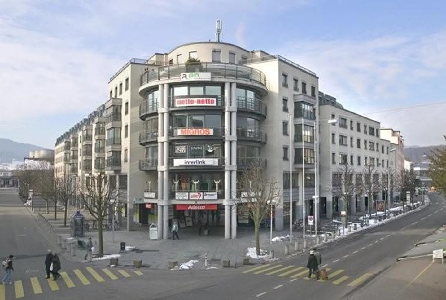 Versatile Commercial Space in Olten - Photo 1 of 7