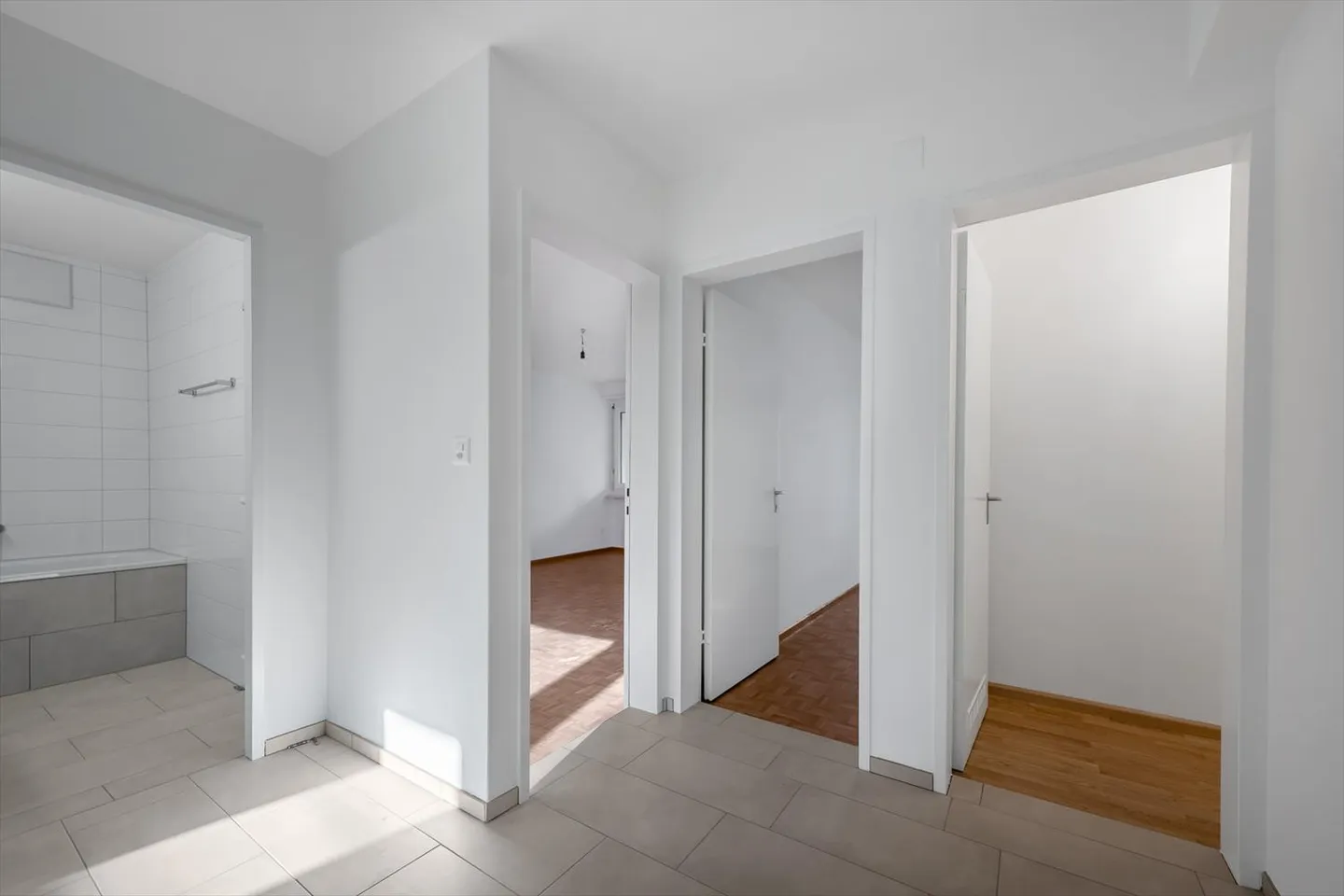 Apartment for rent - Photo 3 of 12