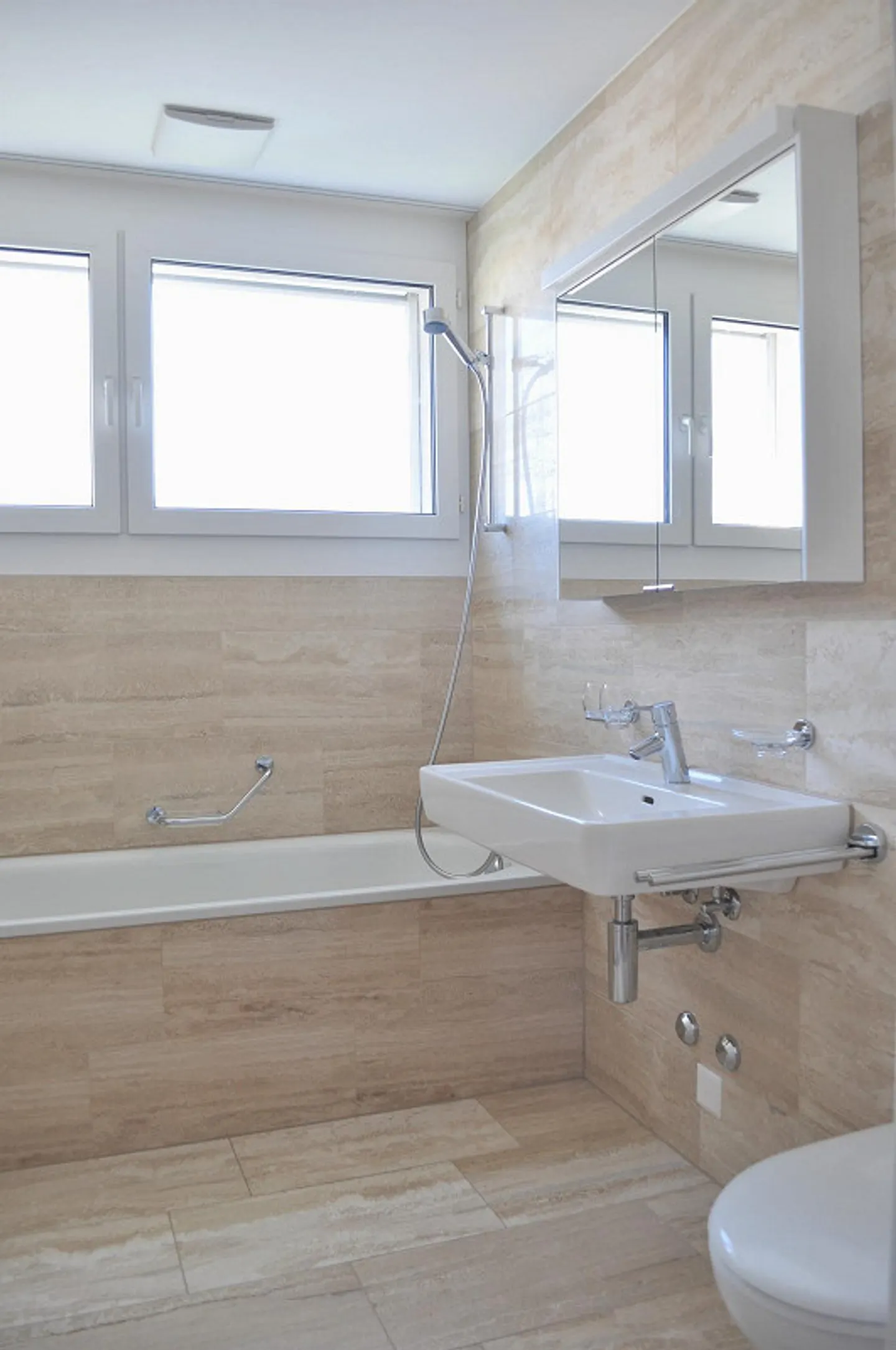 Large beautiful 4.5 room apartment for rent - Photo 5 of 12
