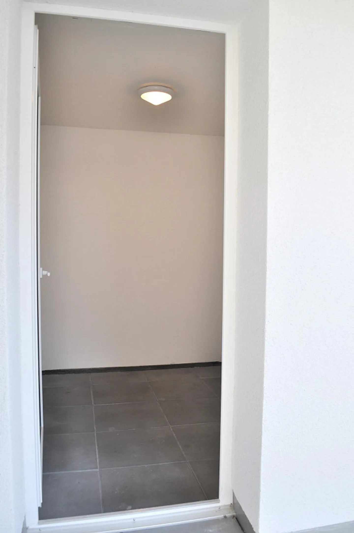 Large beautiful 4.5 room apartment for rent - Photo 9 of 12