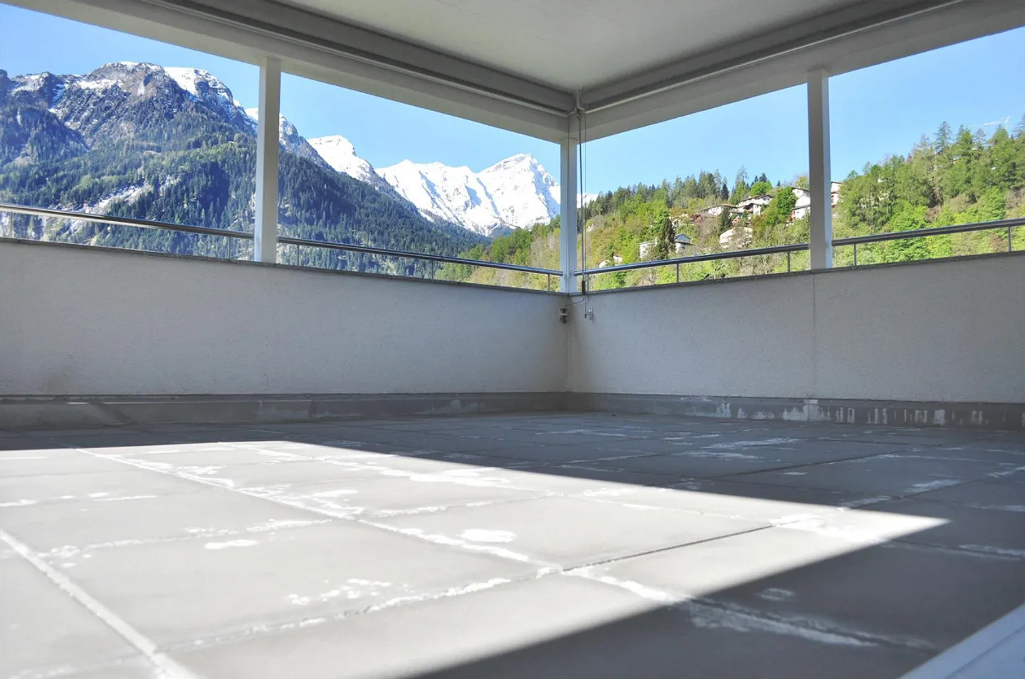 Large beautiful 4.5 room apartment for rent - Photo 11 of 12