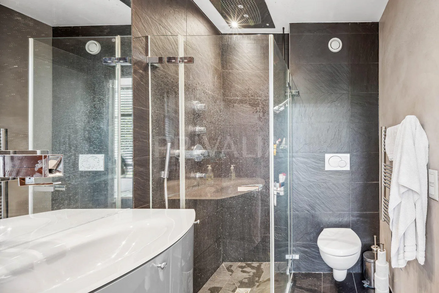 Superbe loft meublé avec jardin et rooftop - Photo 4 sur 11