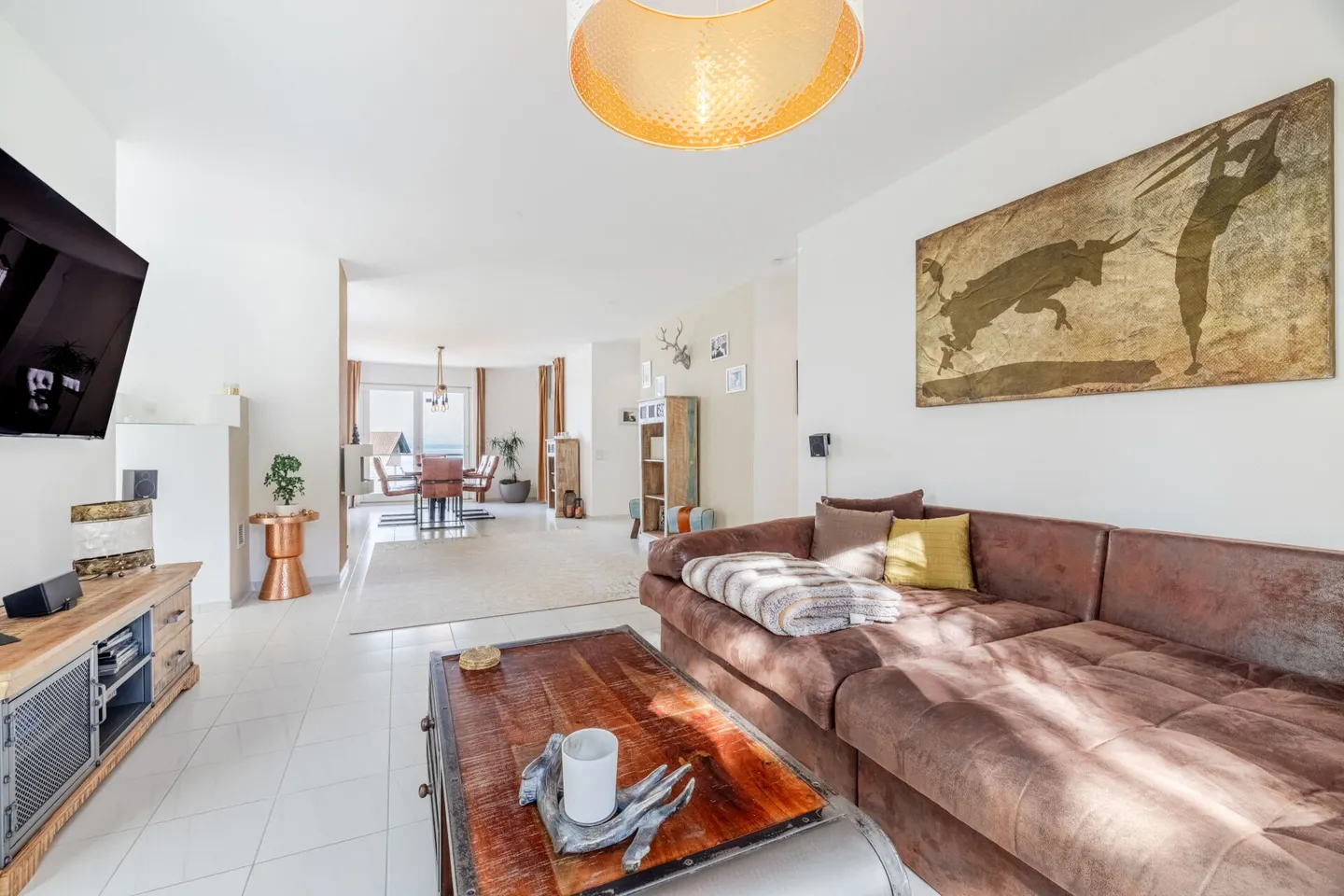 Villa rappresentativa e unica in una posizione residenziale di alto livello con vista lago attraente e appartamento - Foto 8 di 65