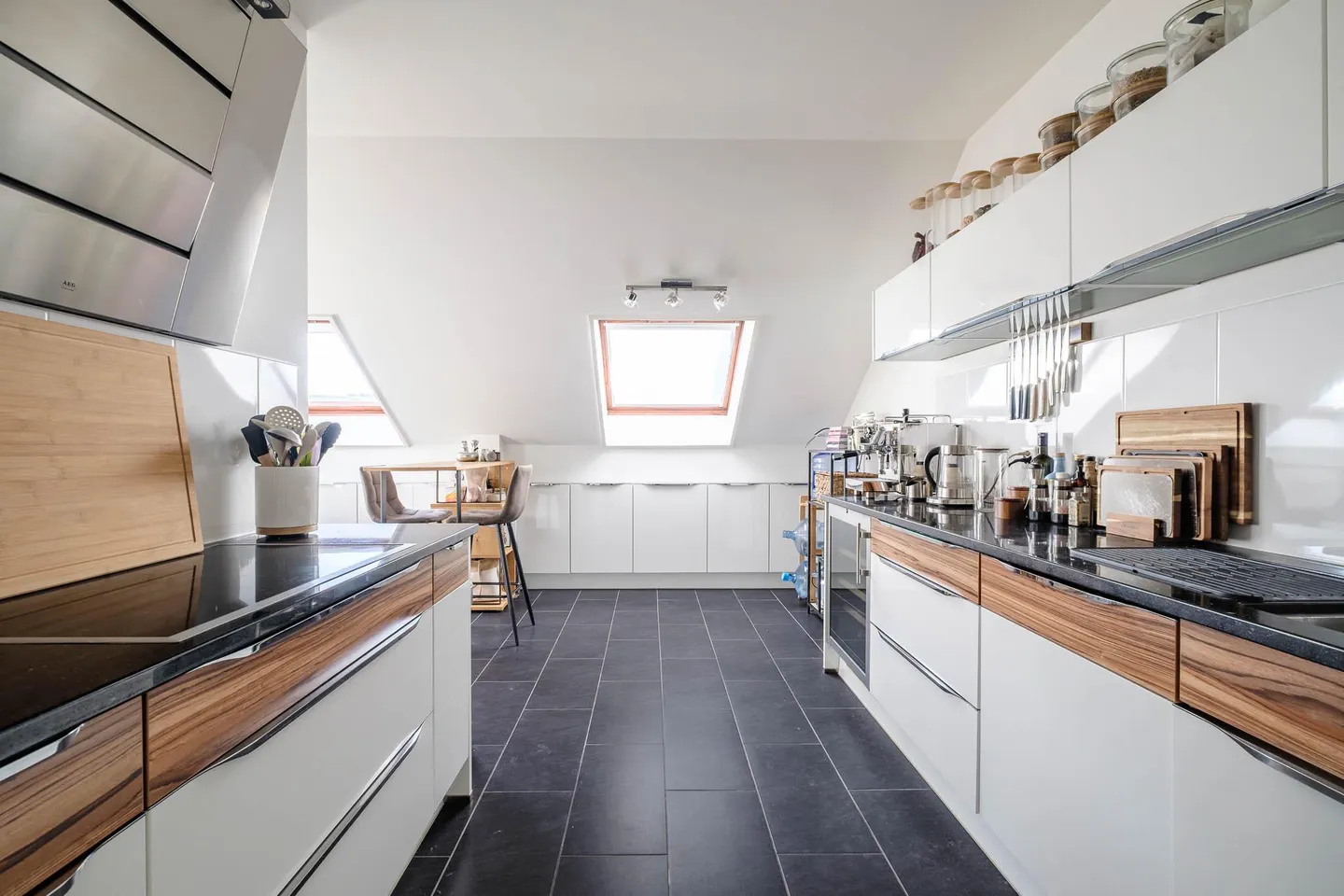 Superbe attique proche du parc Bertrand - Photo 3 of 3