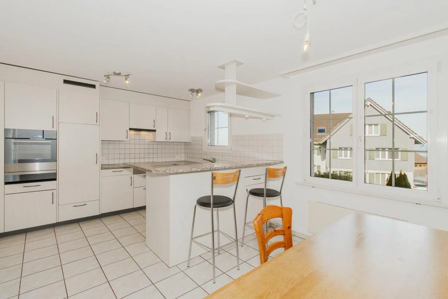 4.5-room apartment with a wide view of the countryside - Photo 2 of 11