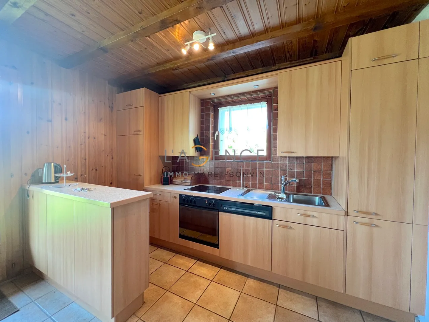CHALET TRADIZIONALE CON VISTA IMPRENDIBILE - Foto 3 di 12